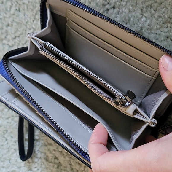 Reed Wallet / Wristlet - Picture 4 of 6